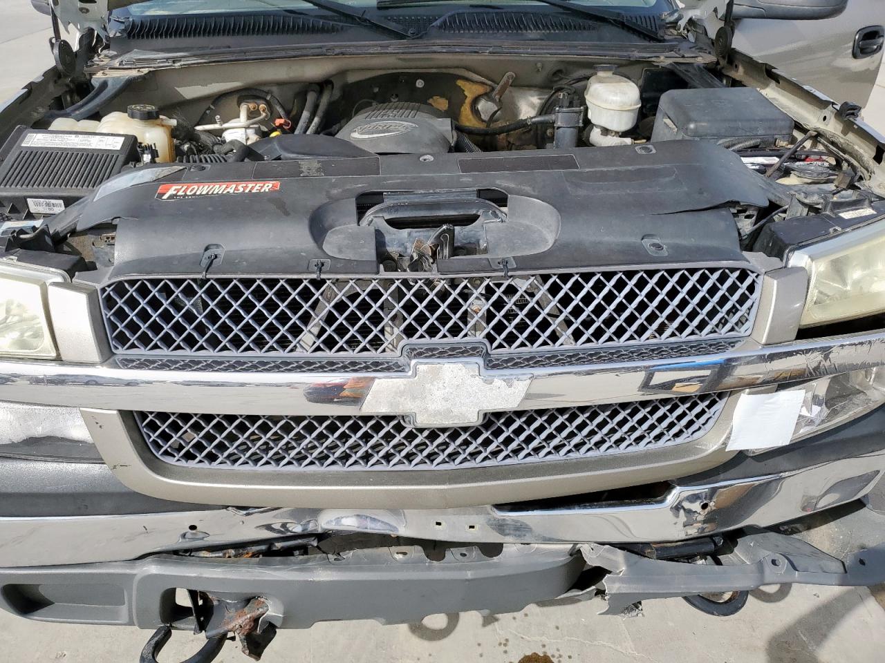 2003 Chevrolet Silverado - Image 11