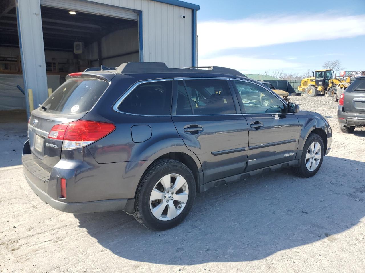2011 Subaru Outback - Image 3