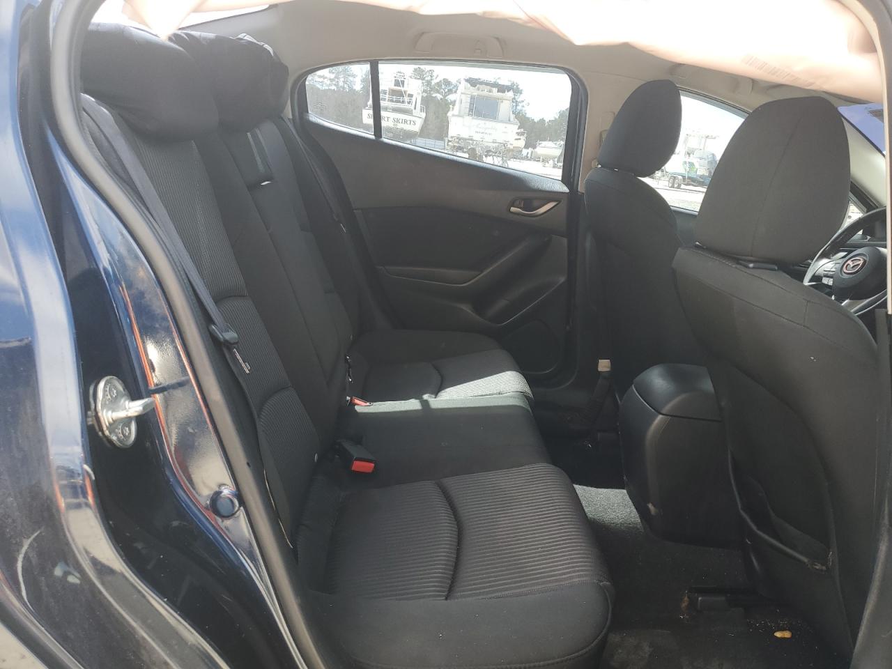 2016 Mazda 3 - Image 10