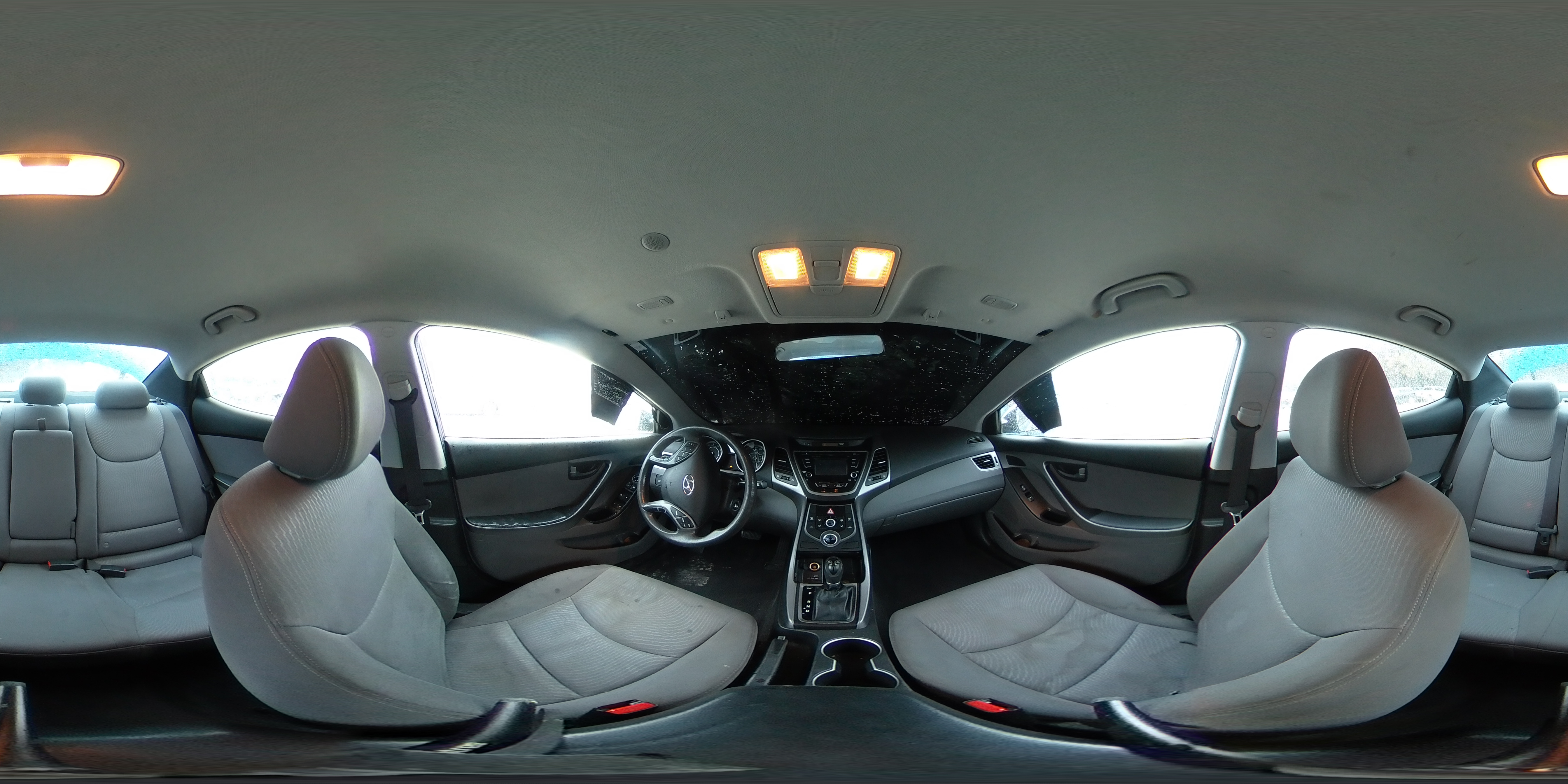 2016 Hyundai Elantra - Image 12