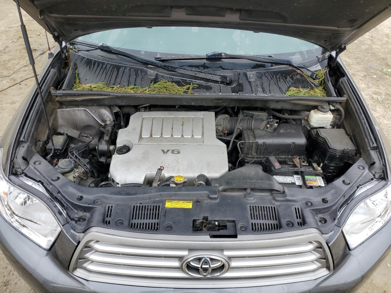 2010 Toyota Highlander - Image 12