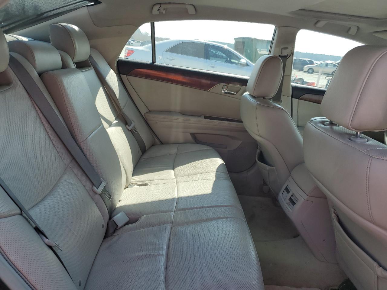 2012 Toyota Avalon - Image 10