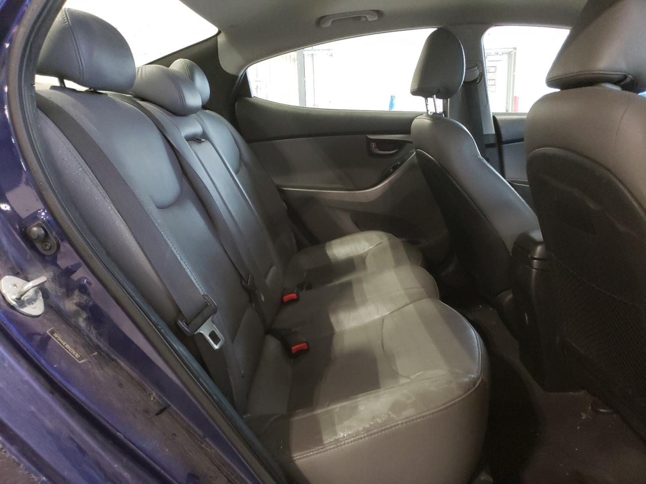 2013 Hyundai Elantra - Image 10