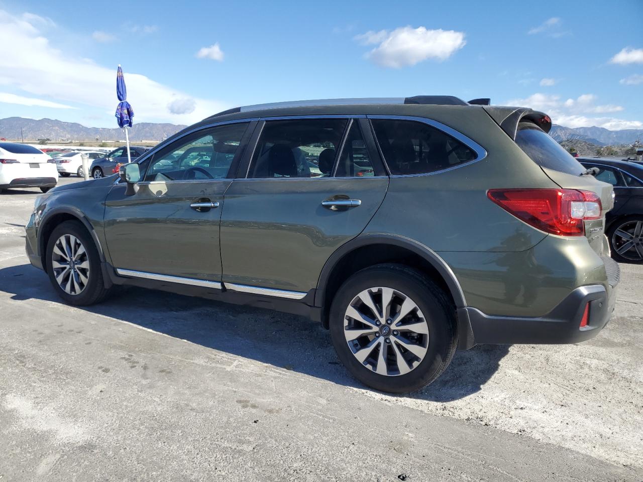 2018 Subaru Outback - Image 2
