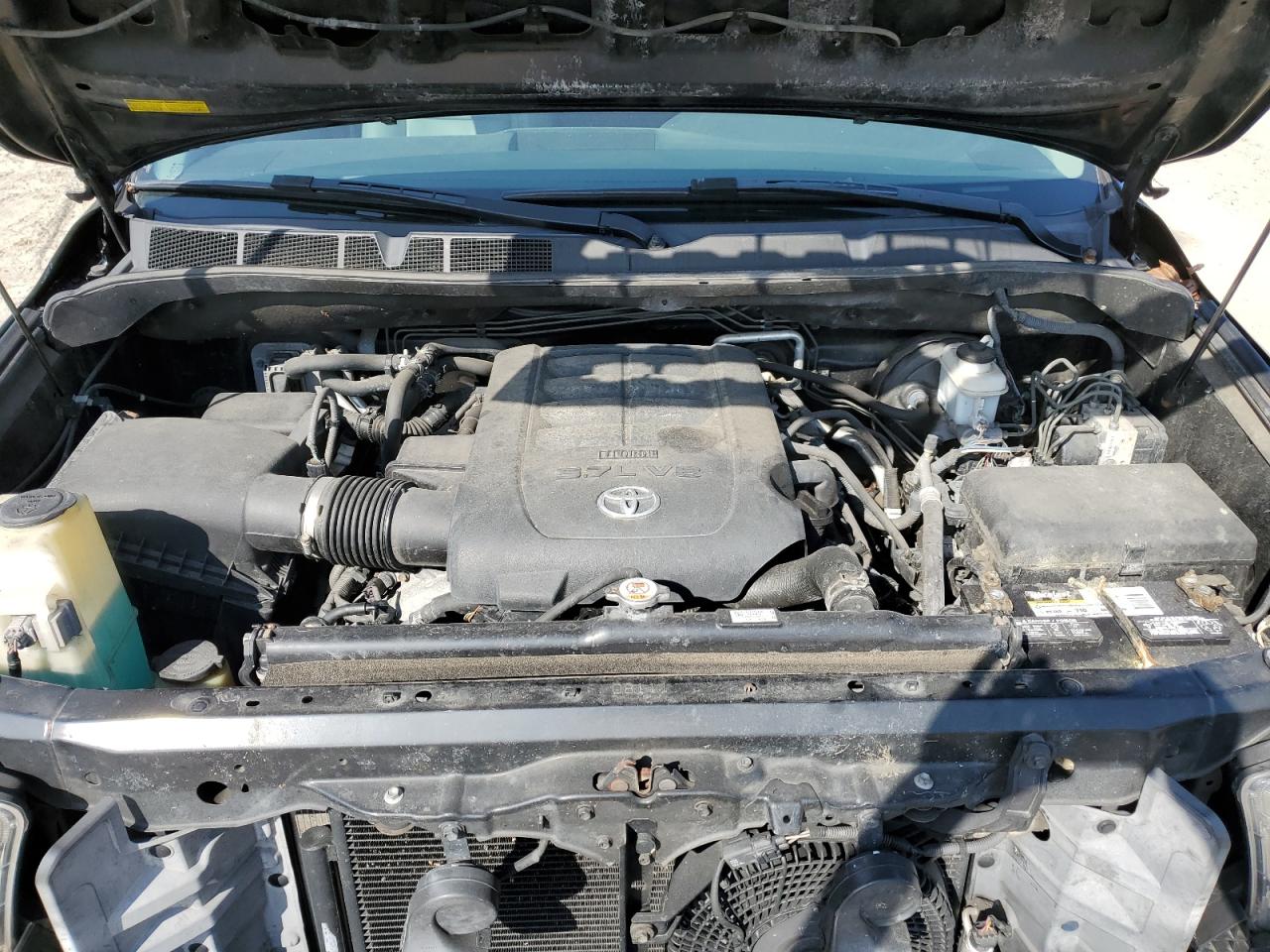 2014 Toyota Sequoia - Image 12