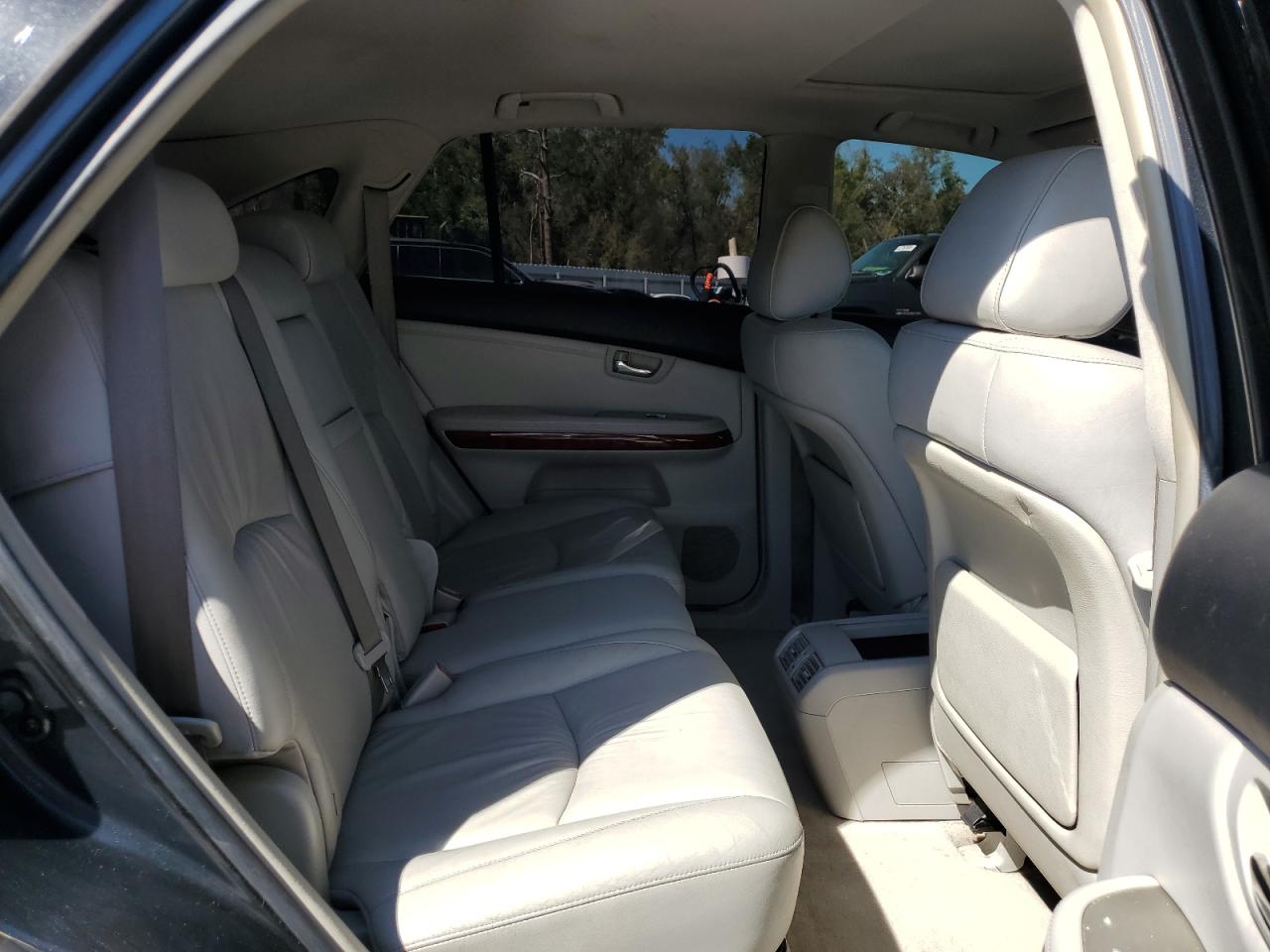 2004 Lexus RX - Image 11