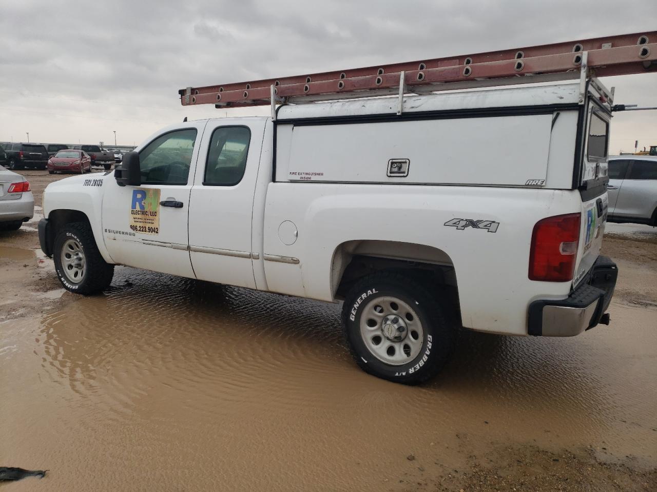 2008 Chevrolet Silverado - Image 2
