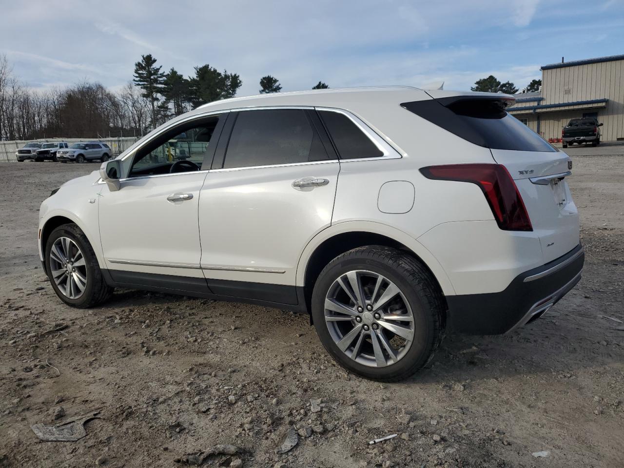 2020 Cadillac XT5 - Image 2