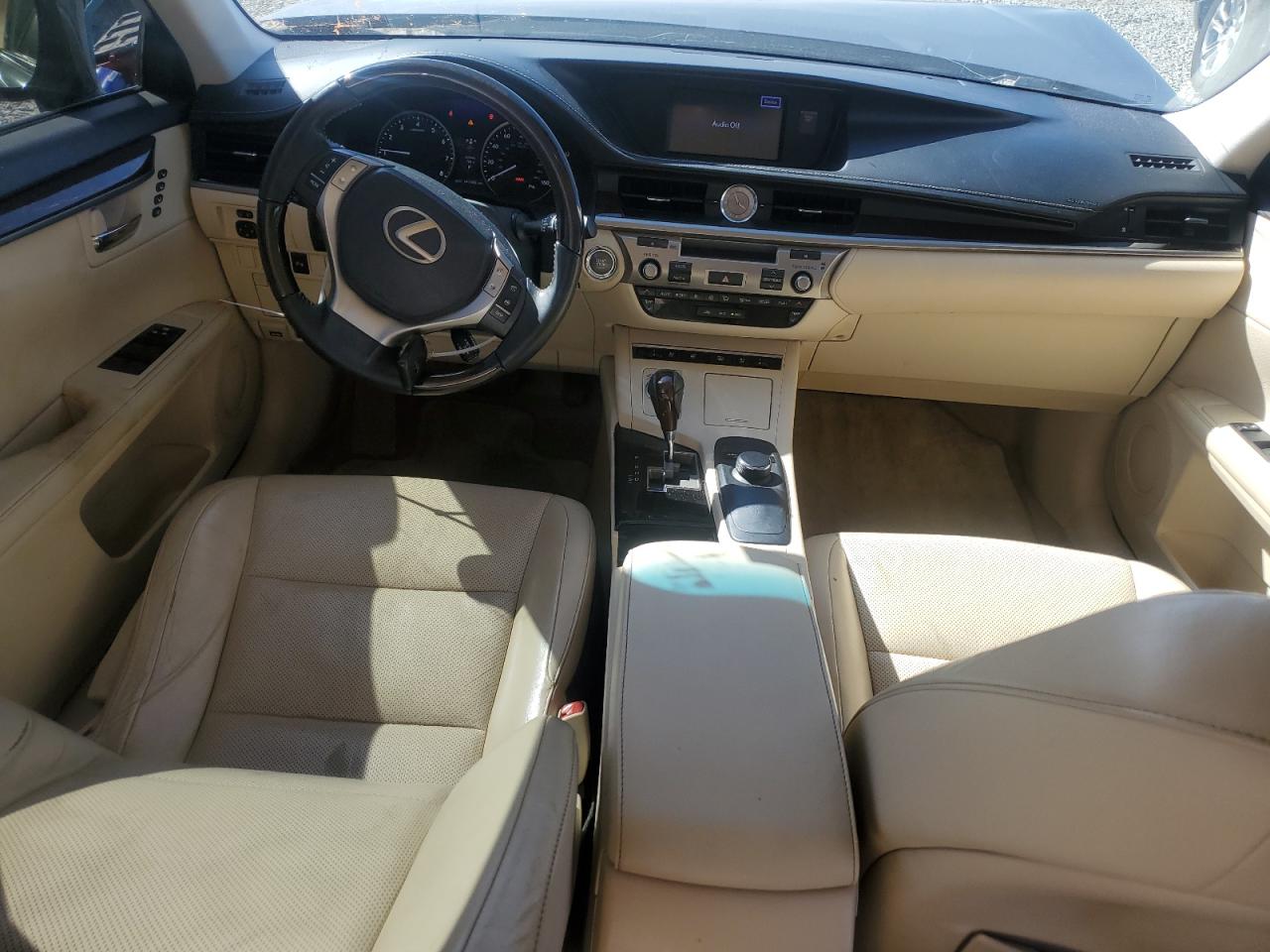 2014 Lexus ES - Image 8