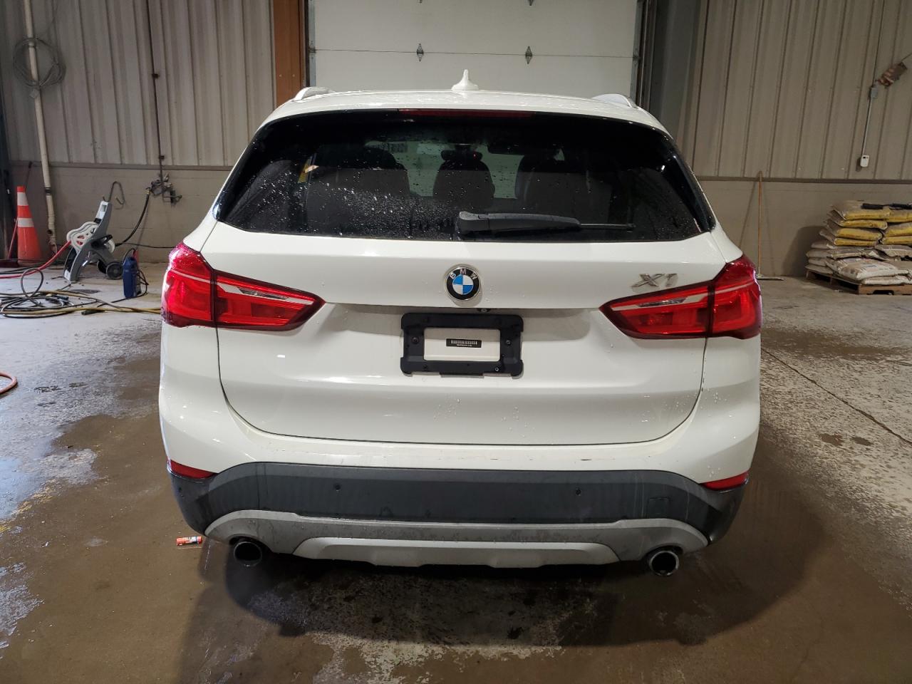 2017 BMW X1 xDrive28I VIN: WBXHT3C3XH5F72182 Lot: 49148335