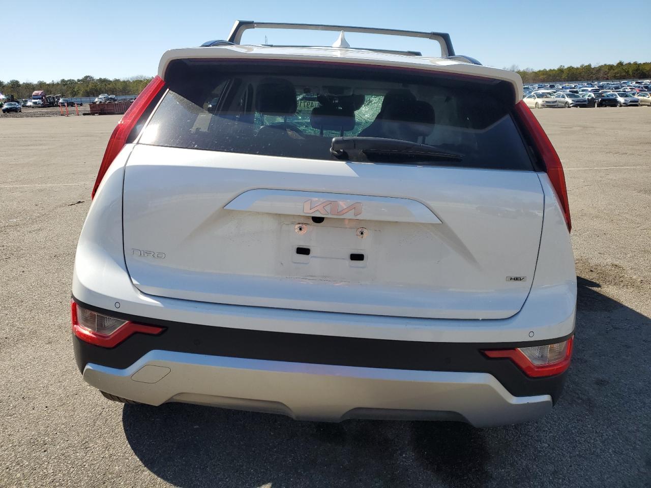 2023 Kia Niro - Image 6