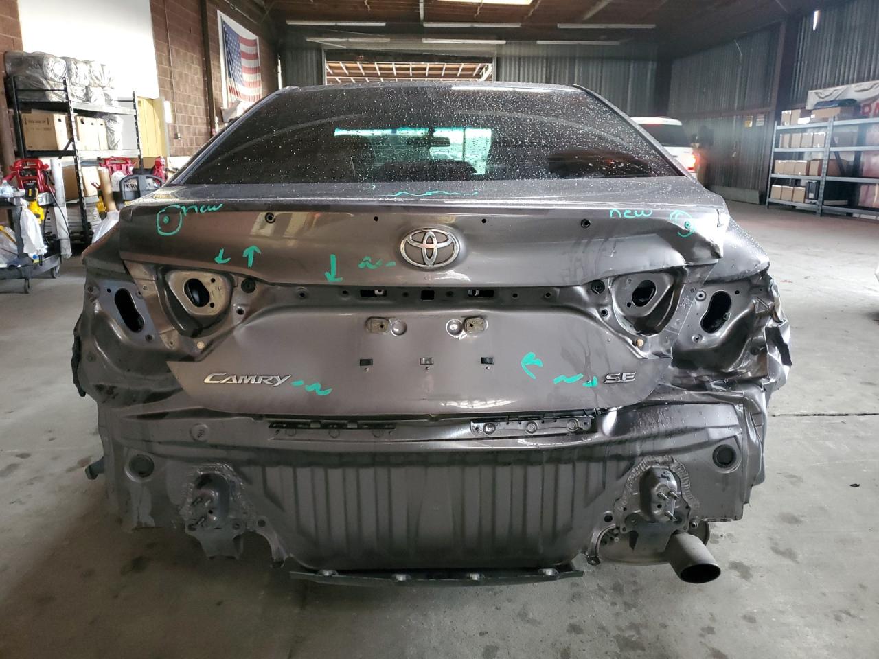 2015 Toyota Camry - Image 6