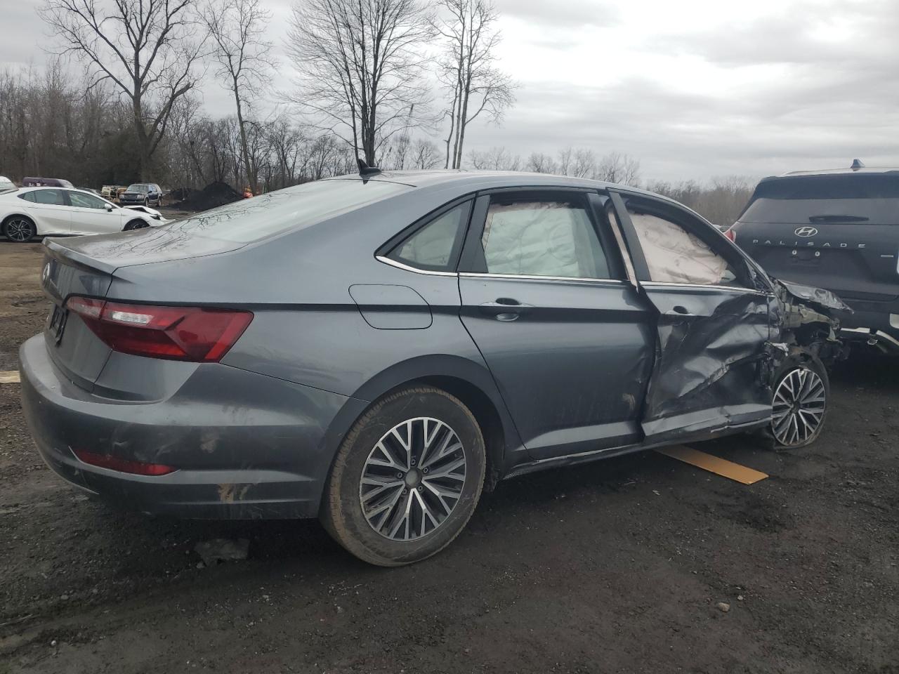 2021 Volkswagen Jetta - Image 3