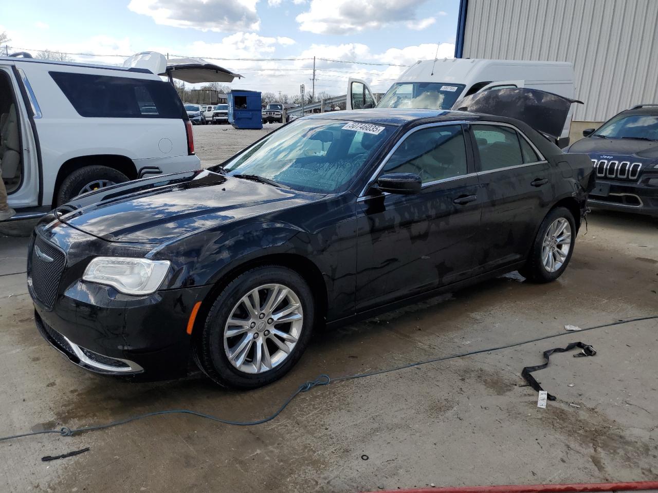 Lawrenceburg, KY에서 판매 중인 2017 Chrysler 300 Limited - Rear End