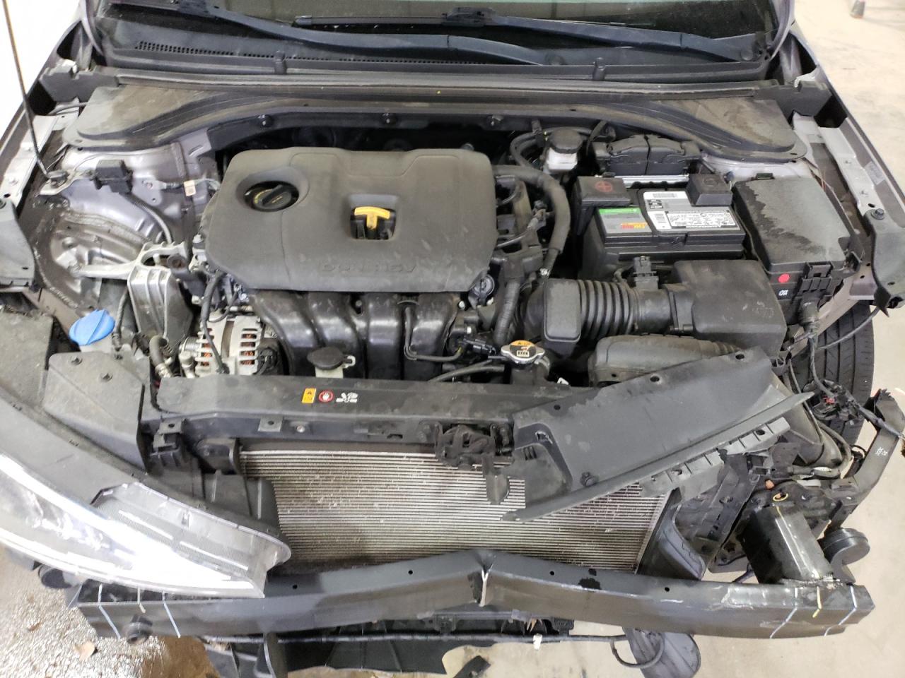 2020 Hyundai Elantra - Image 12