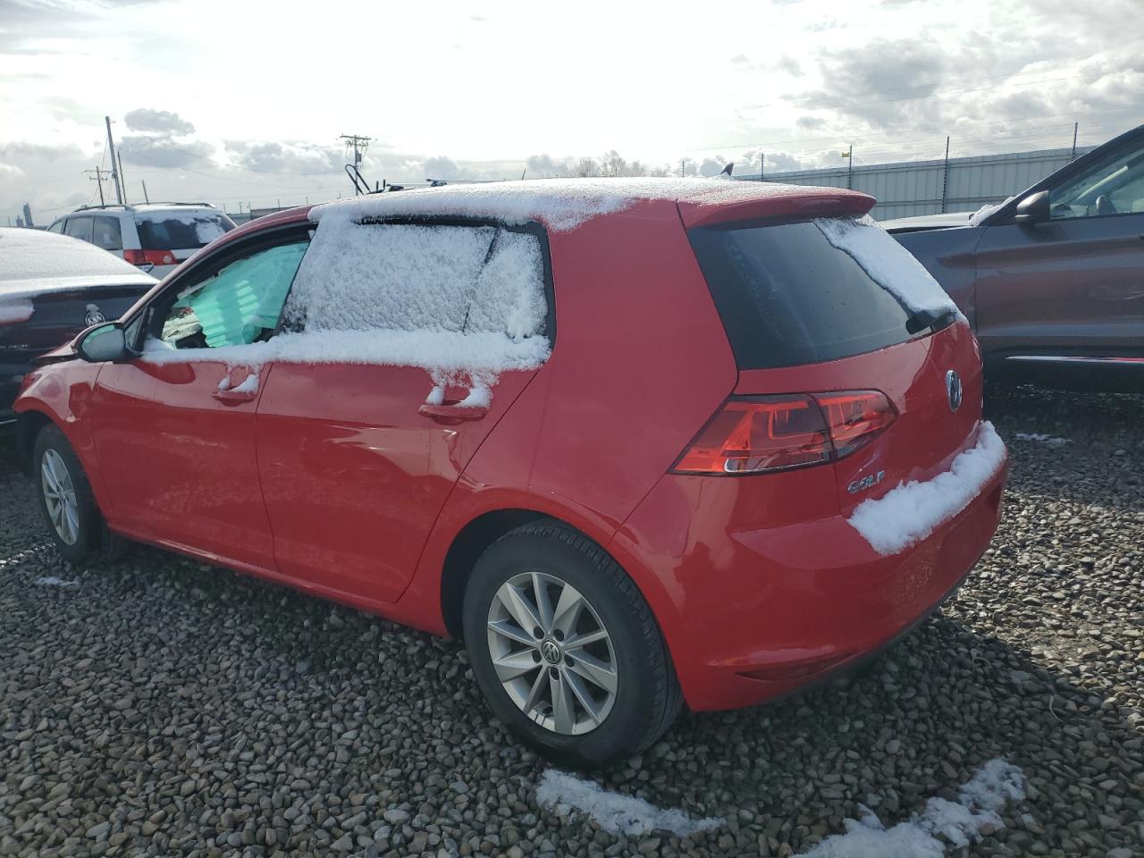 2016 Volkswagen Golf - Image 2