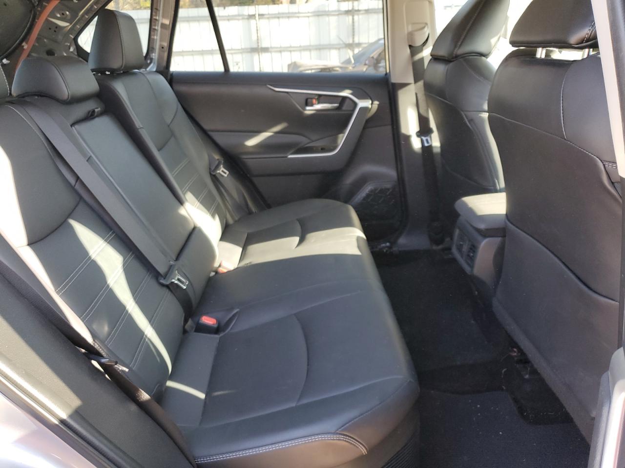2021 Toyota RAV 4 - Image 11