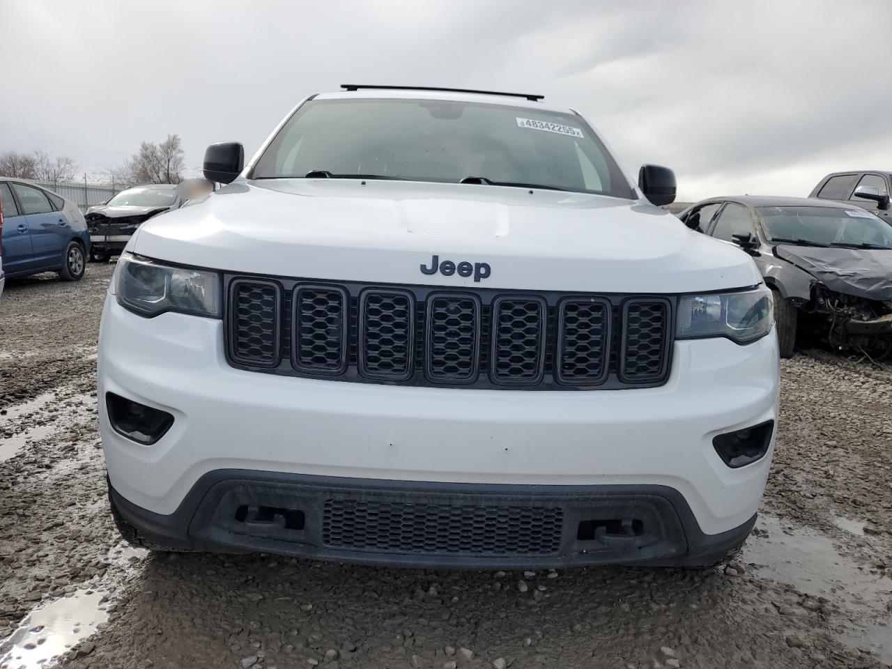 2018 Jeep Grand Cherokee - Image 5