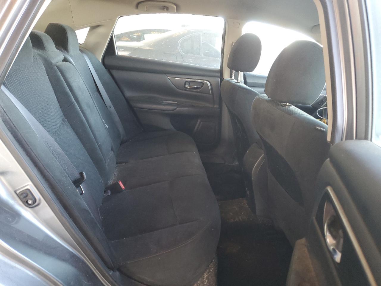 2015 Nissan Altima - Image 10