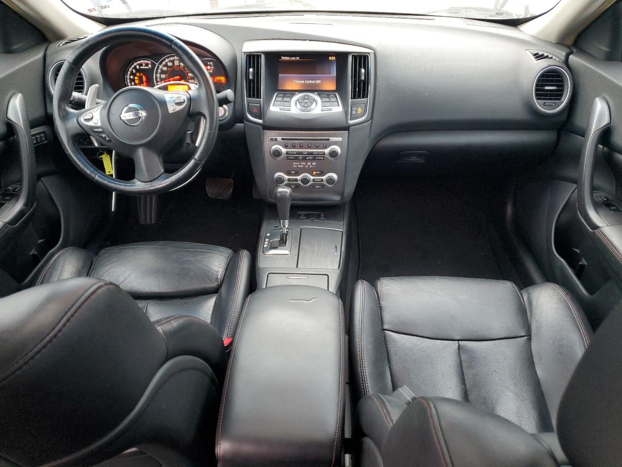 2010 Nissan Maxima - Image 8