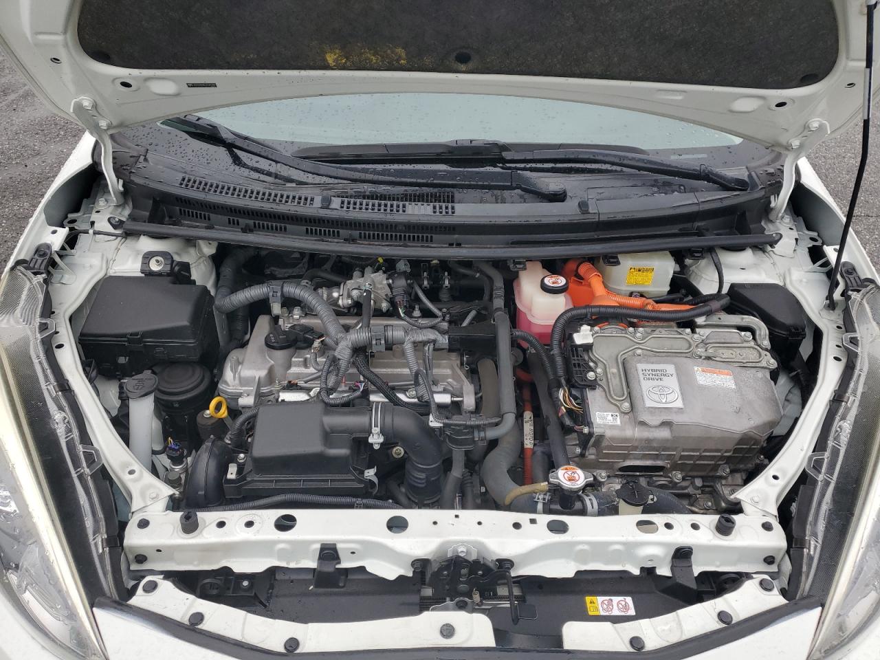 2018 Toyota Prius - Image 11