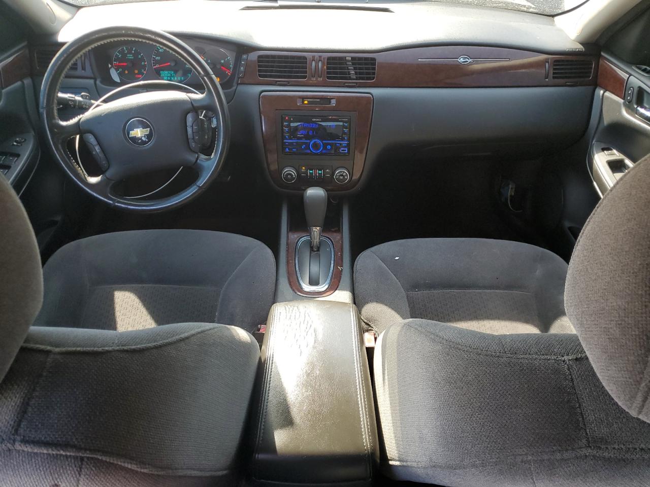 2011 Chevrolet Impala - Image 8