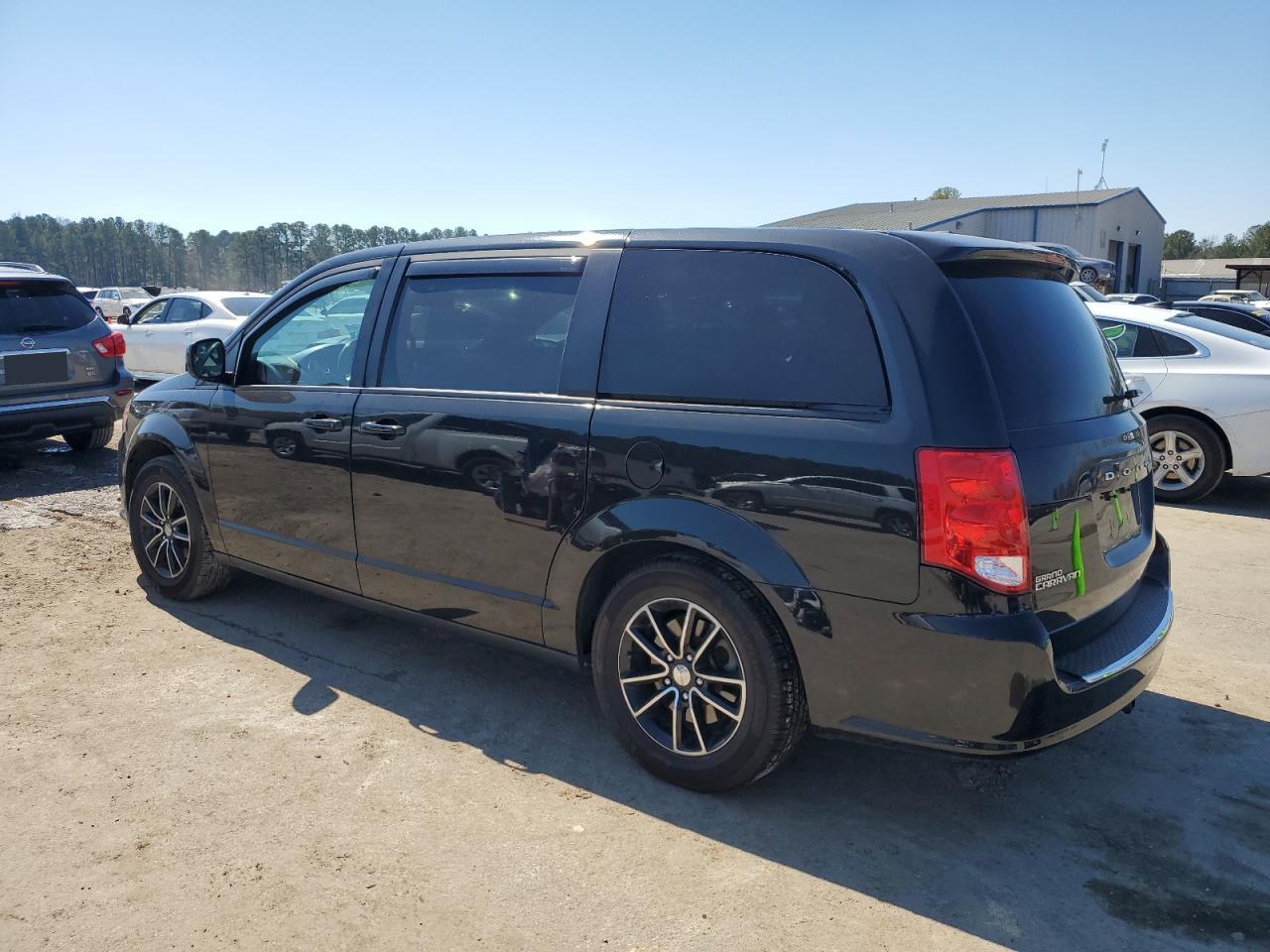 2019 Dodge Caravan - Image 2