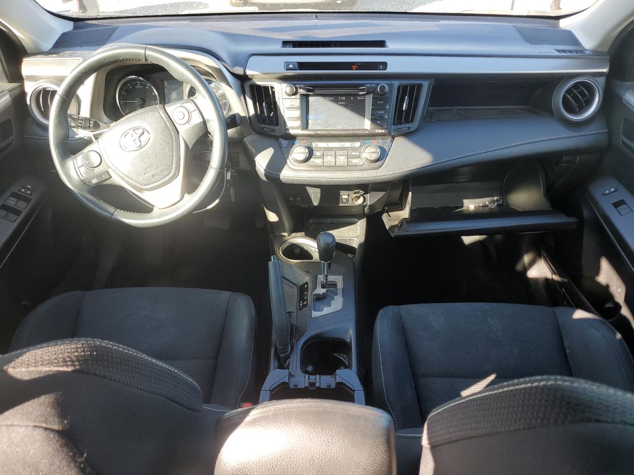 2016 Toyota RAV 4 - Image 8