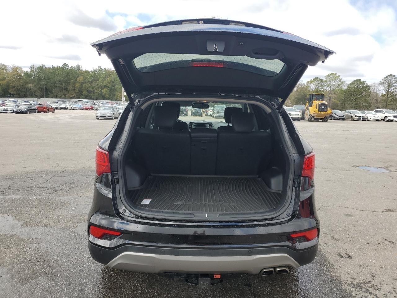 2017 Hyundai Santa Fe - Image 6