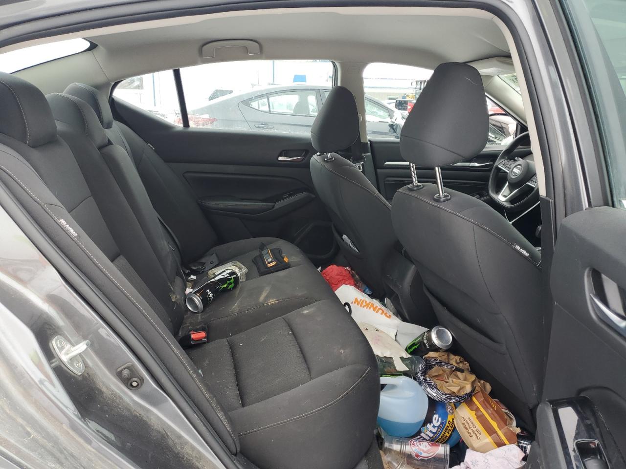 2021 Nissan Altima - Image 10