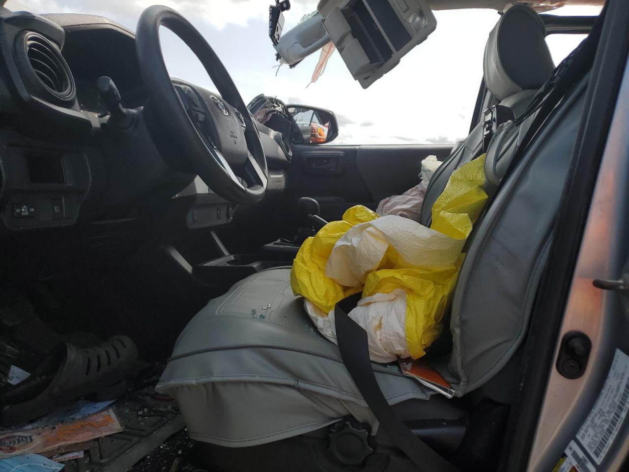 2019 Toyota Tacoma - Image 7