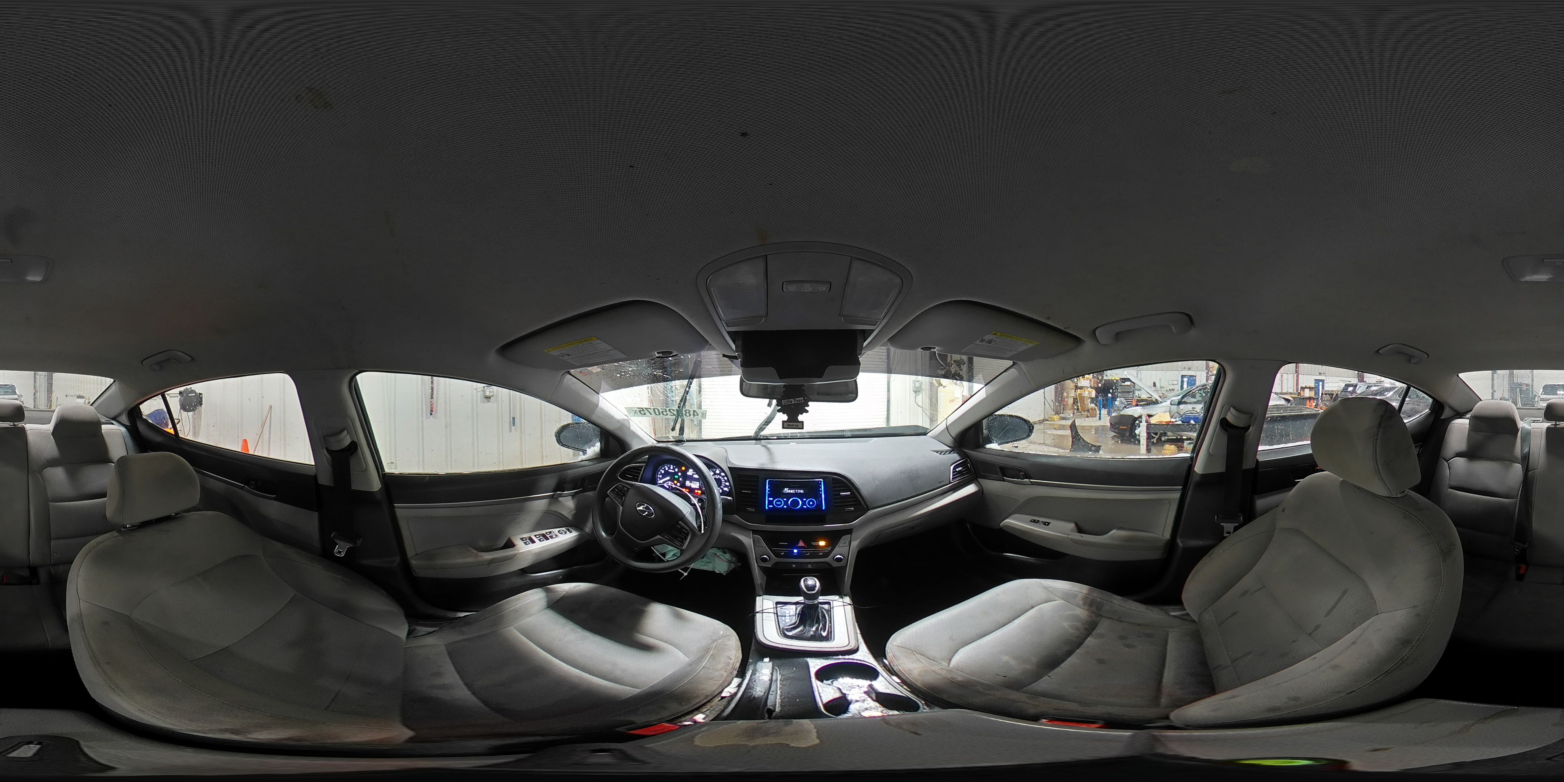 2018 Hyundai Elantra - Image 12