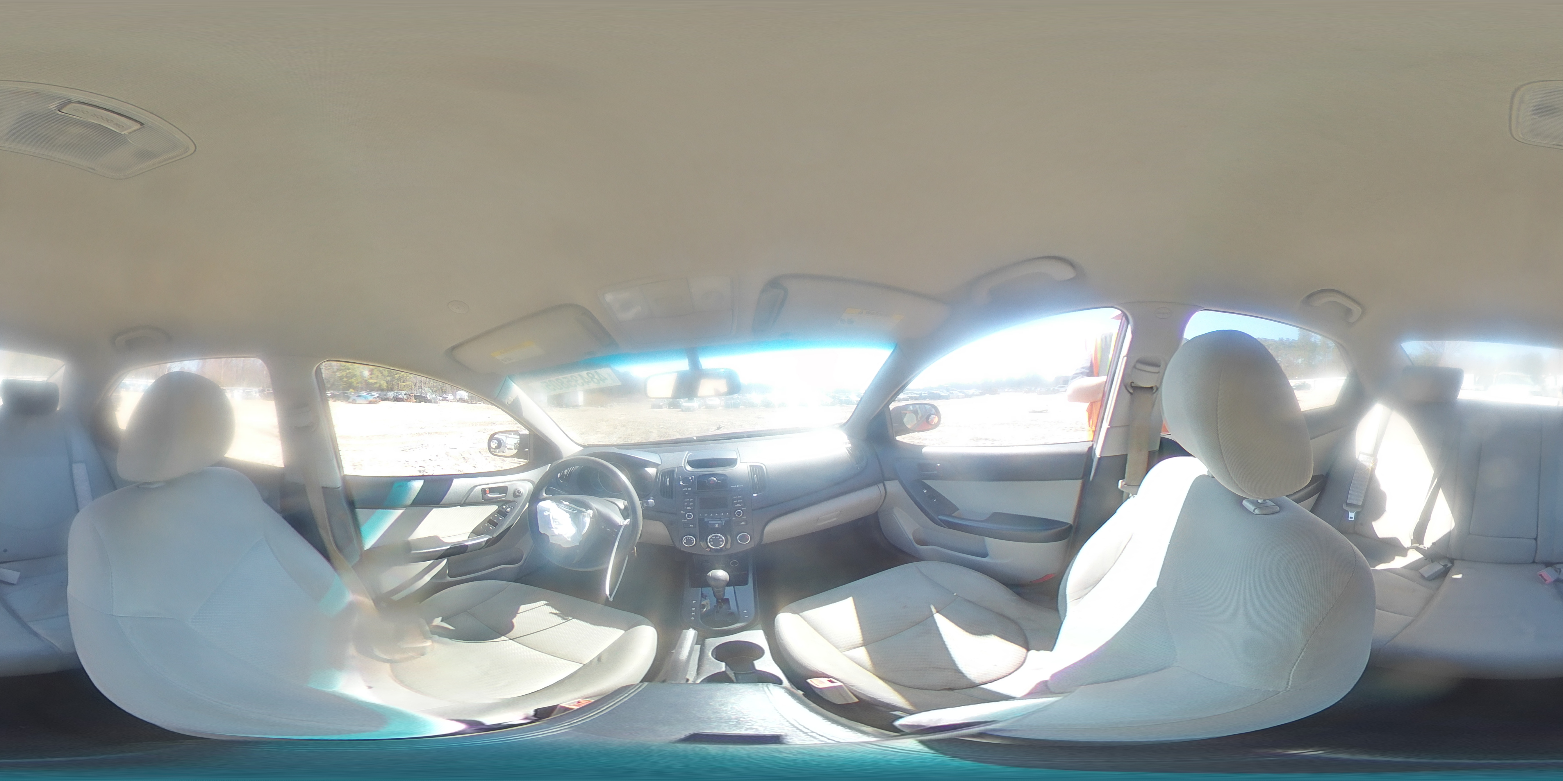 2010 Kia Forte - Image 12