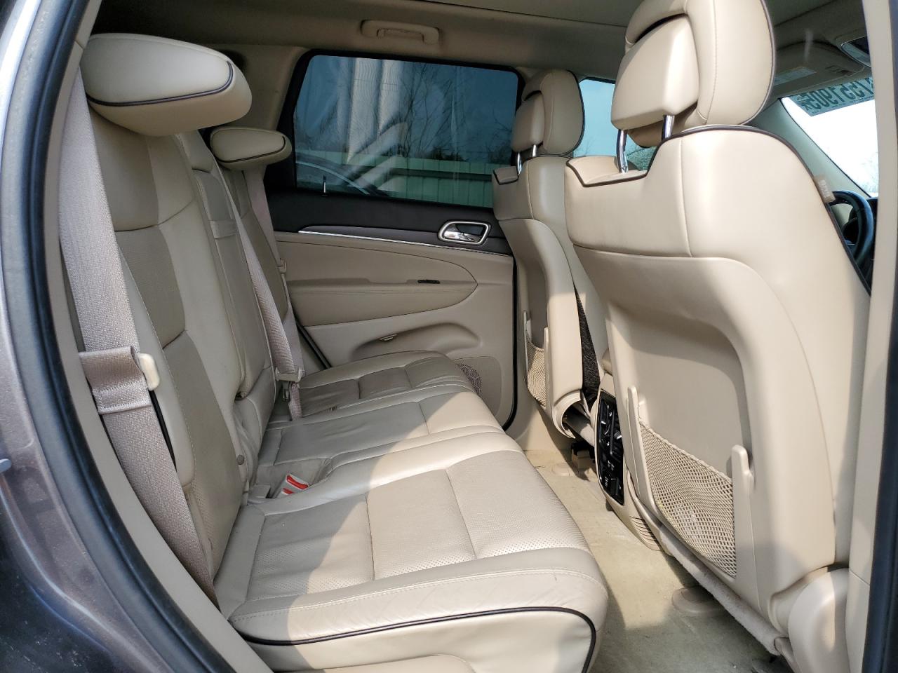 2015 Jeep Grand Cherokee - Image 11