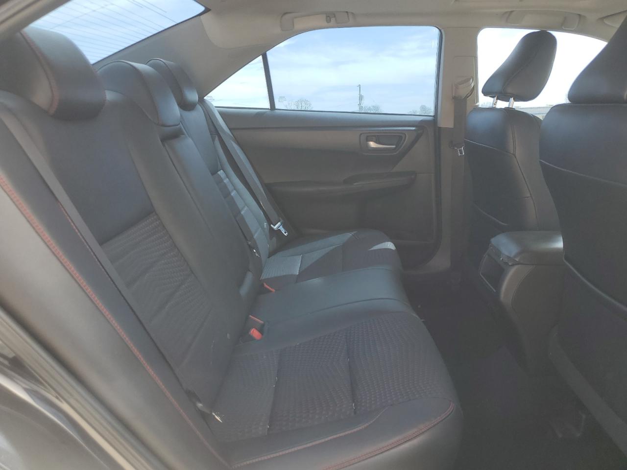 2015 Toyota Camry - Image 10
