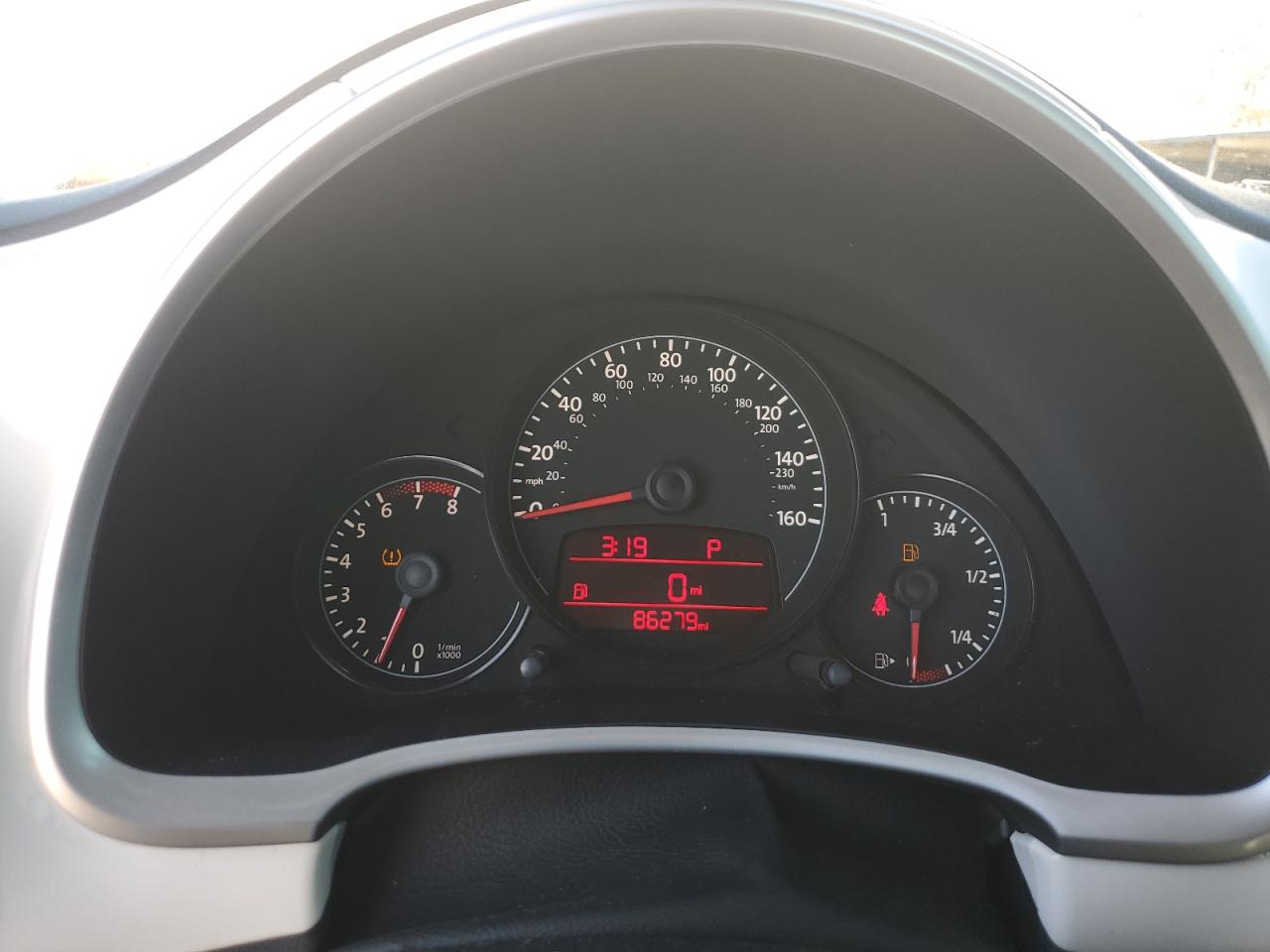 2012 Volkswagen Beetle - Image 9