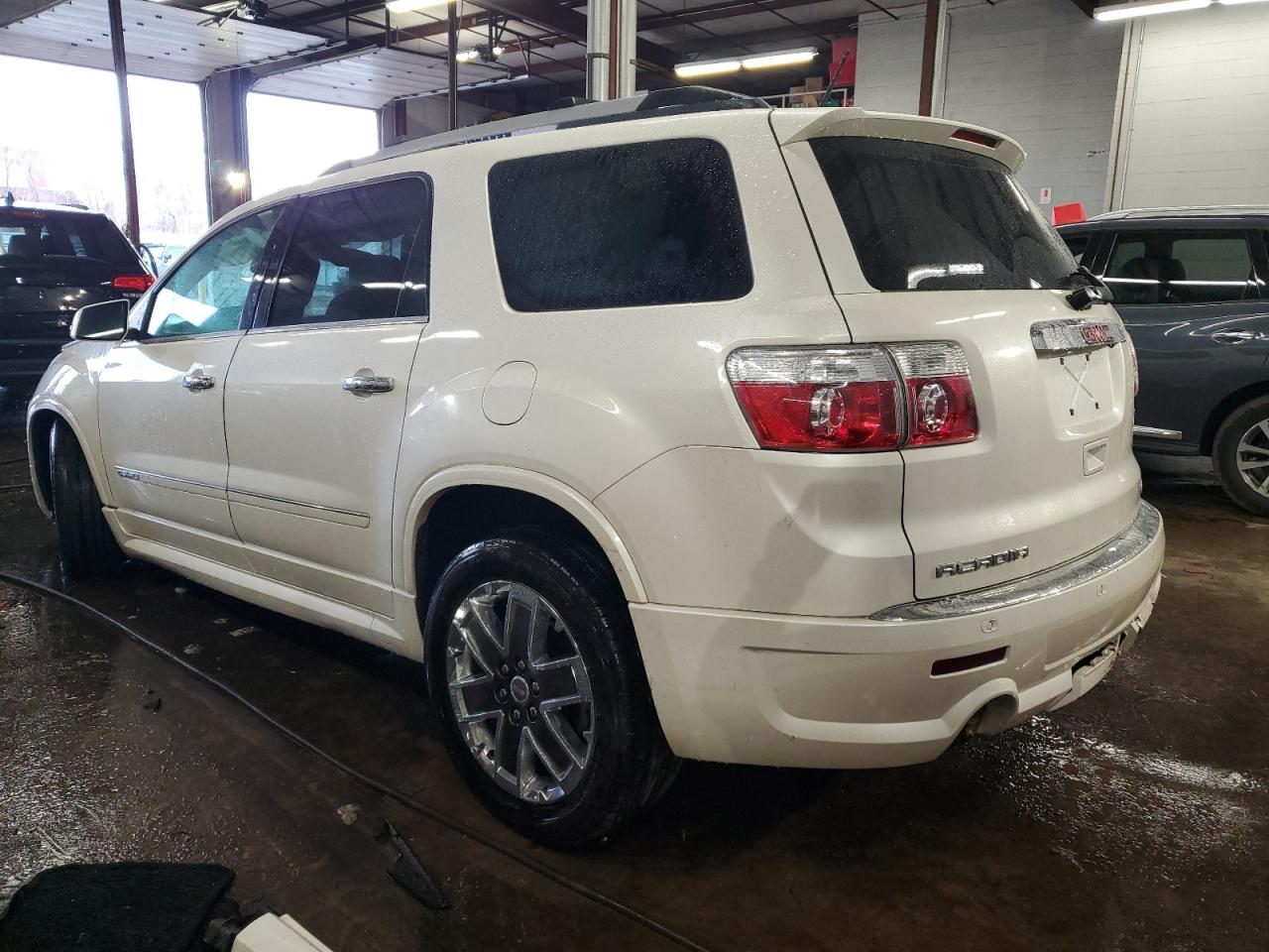 2011 GMC Acadia - Image 2