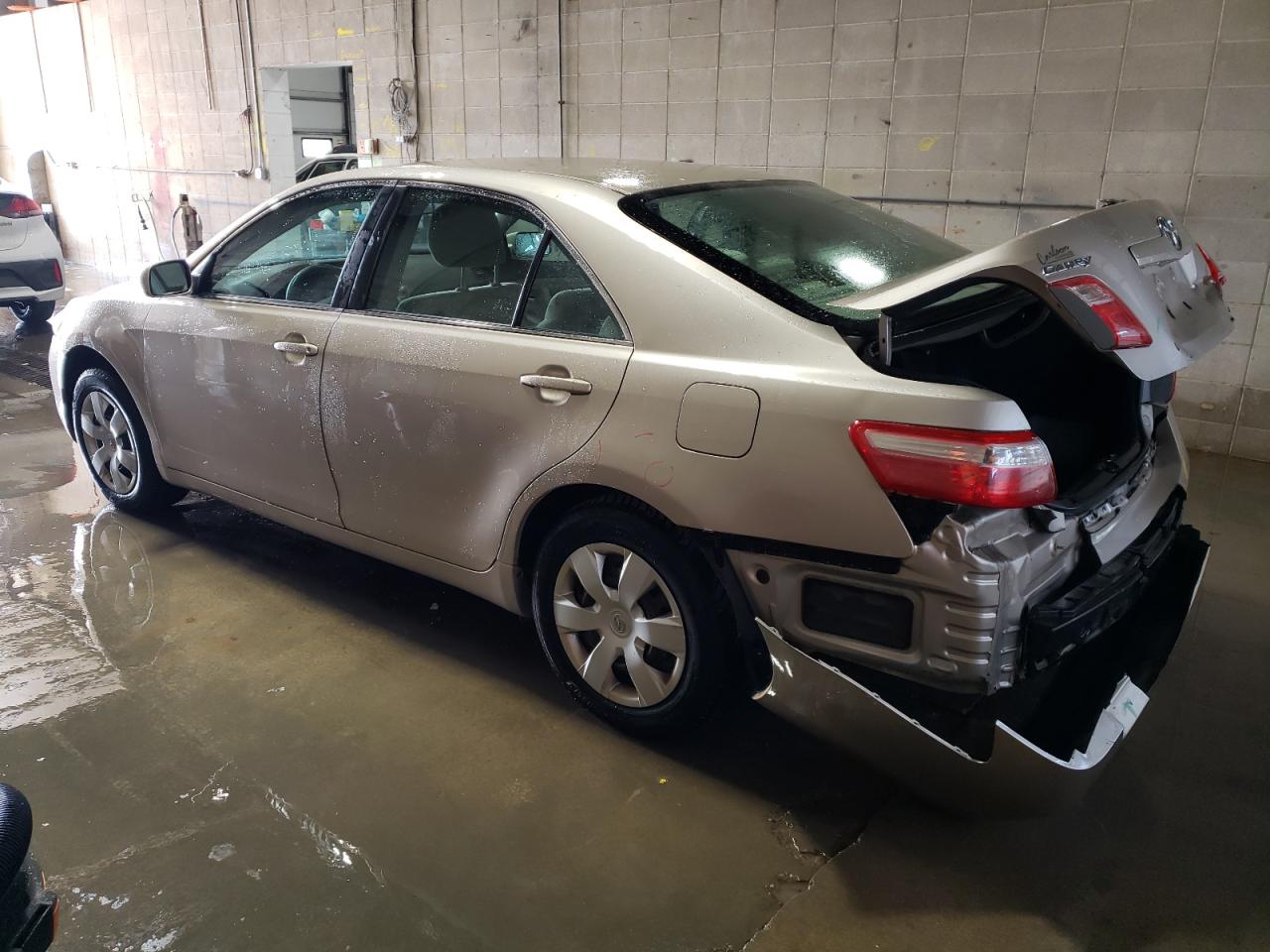 2009 Toyota Camry - Image 2