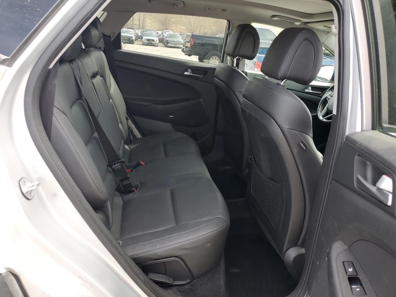 2017 Hyundai Tucson - Image 11