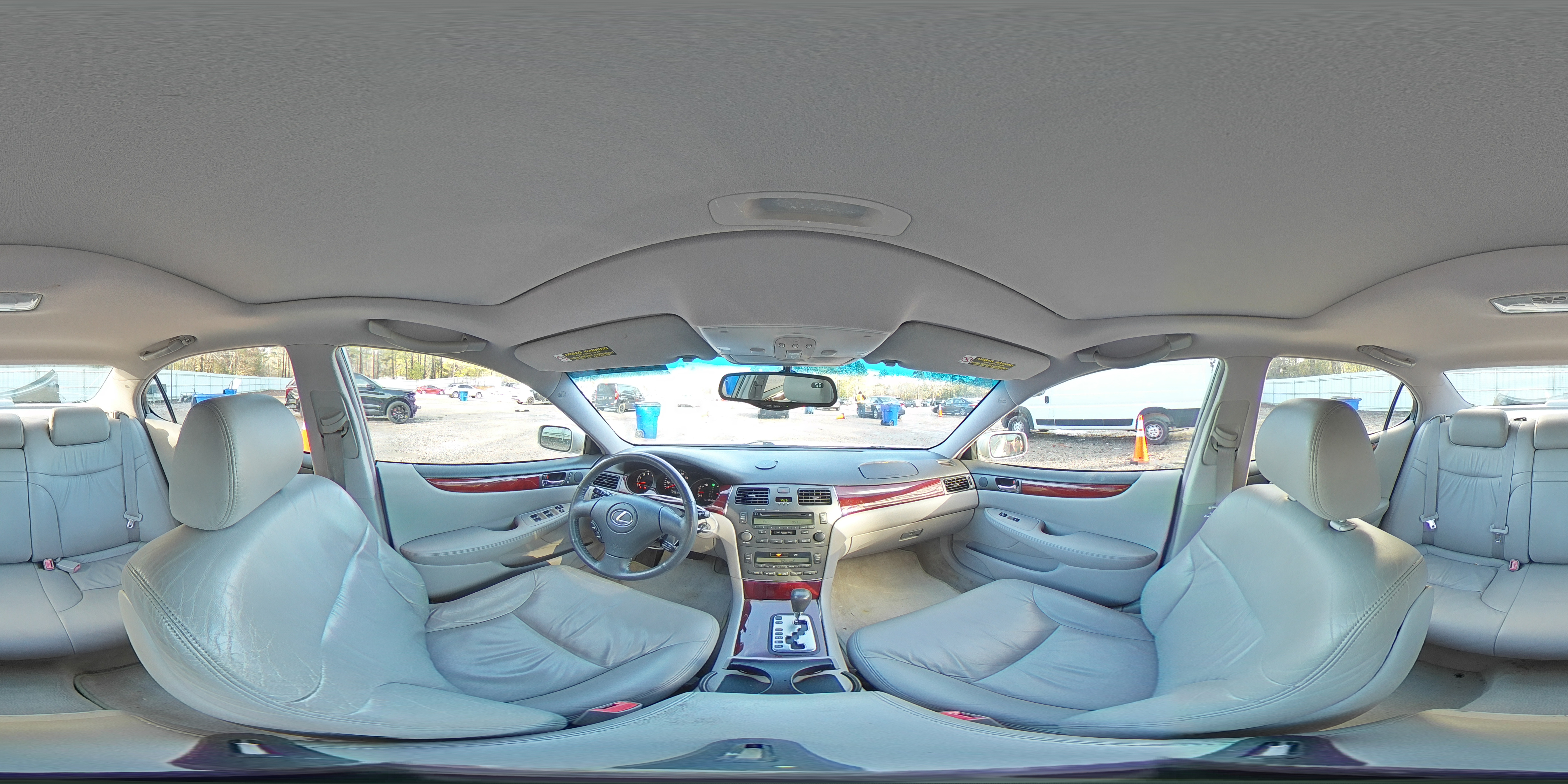 2004 Lexus ES - Image 12