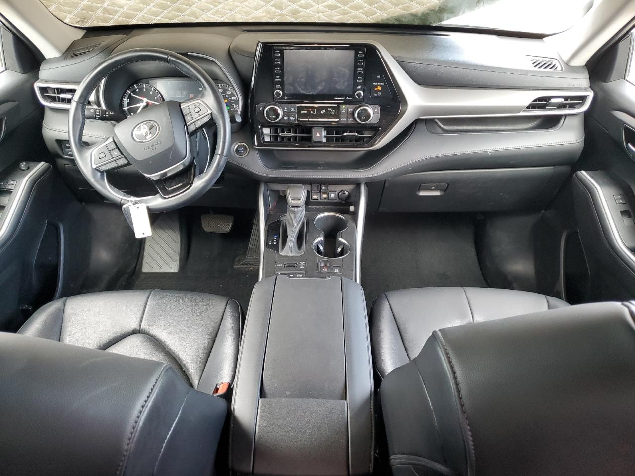 2021 Toyota Highlander - Image 8