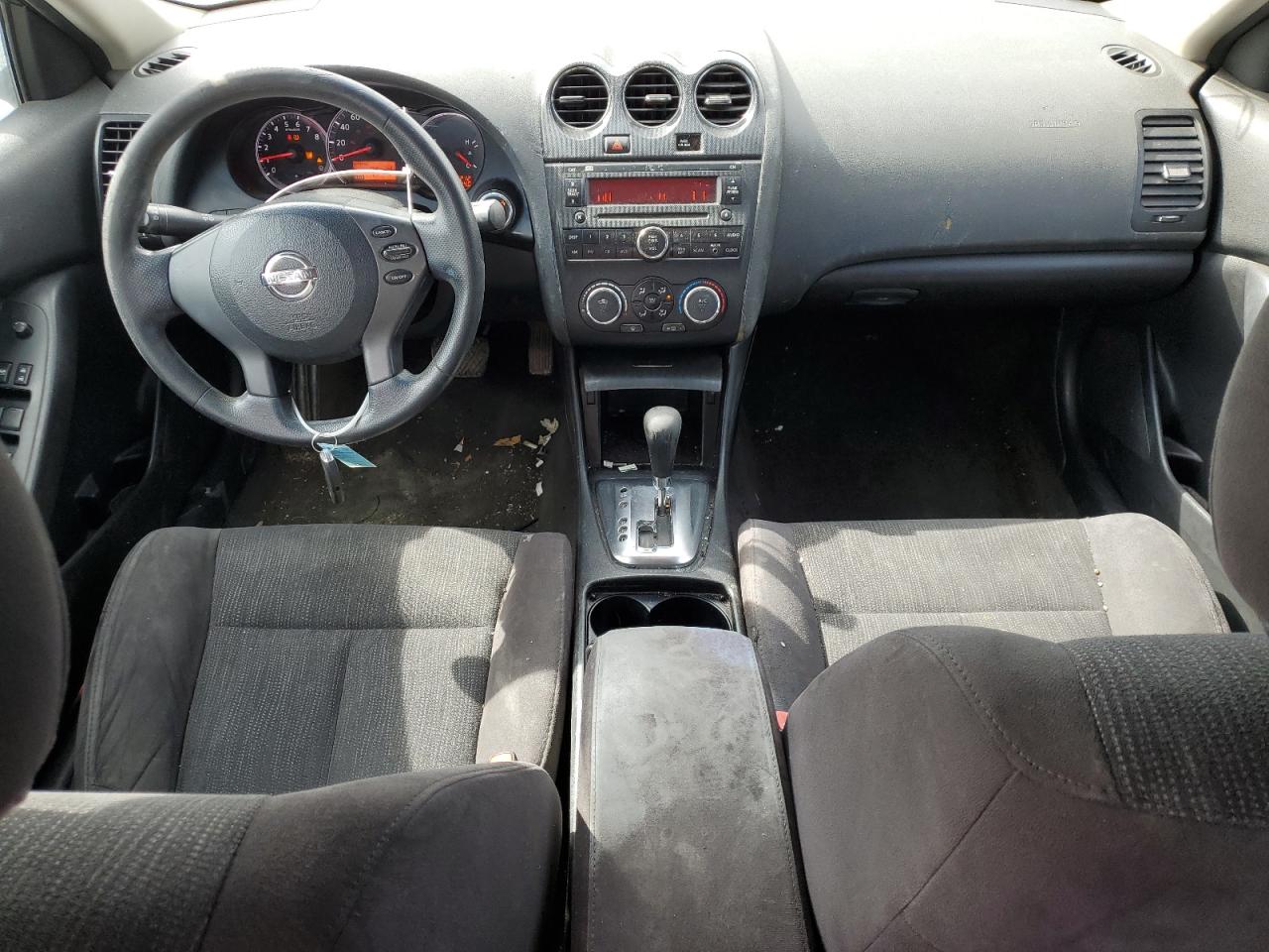 2010 Nissan Altima - Image 8