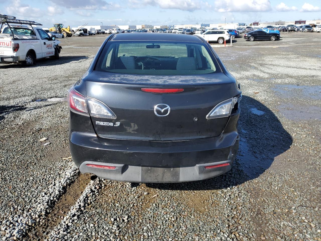 2011 Mazda 3 - Image 6