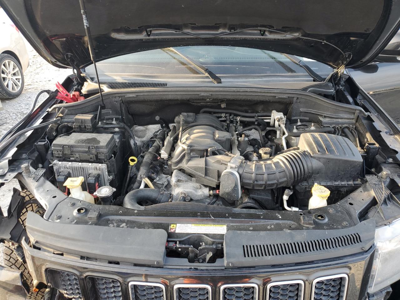 2012 Jeep Grand Cherokee - Image 12
