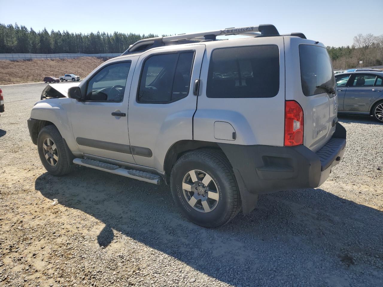 2011 Nissan XTerra - Image 2