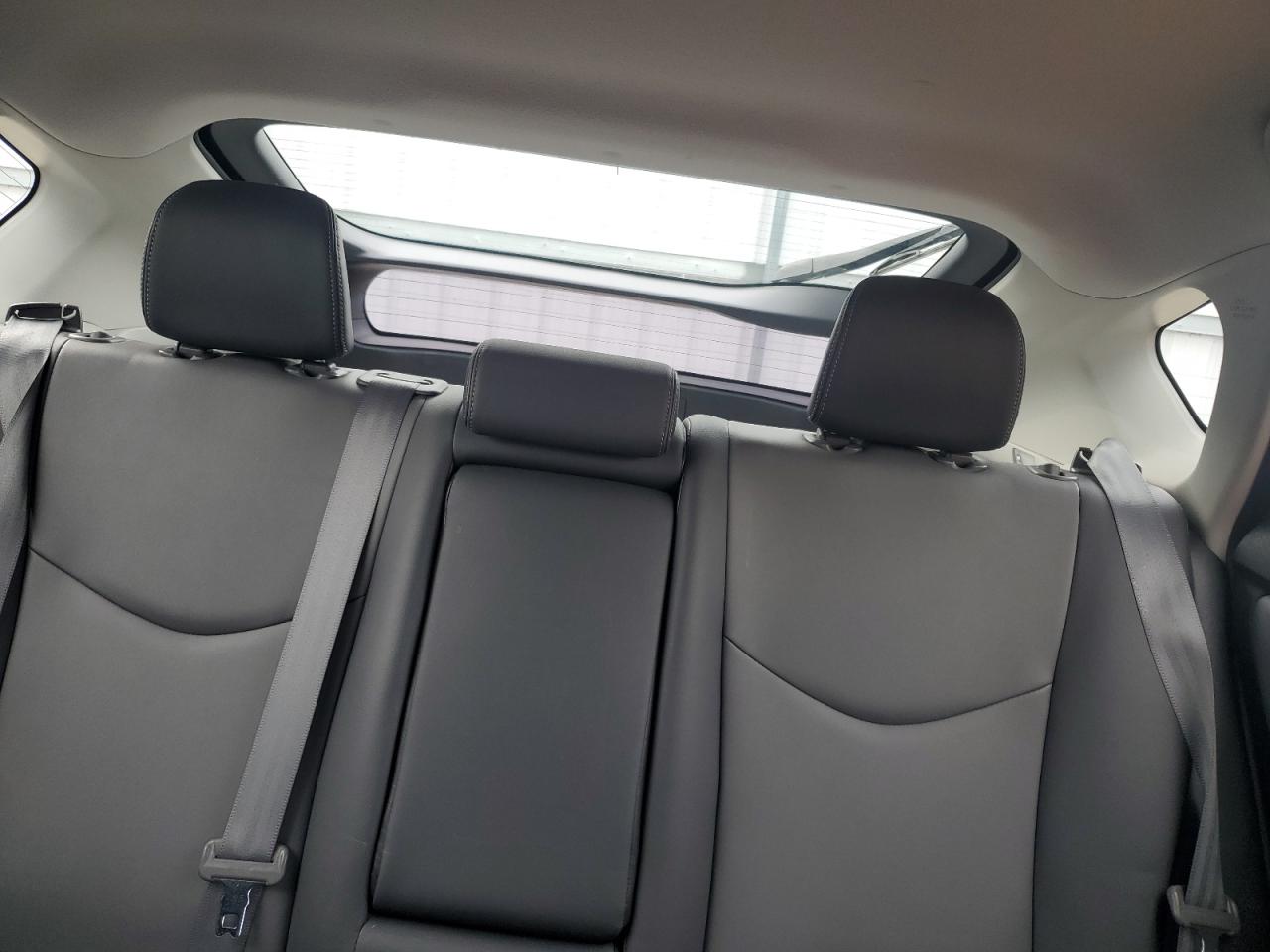 2013 Toyota Prius - Image 10