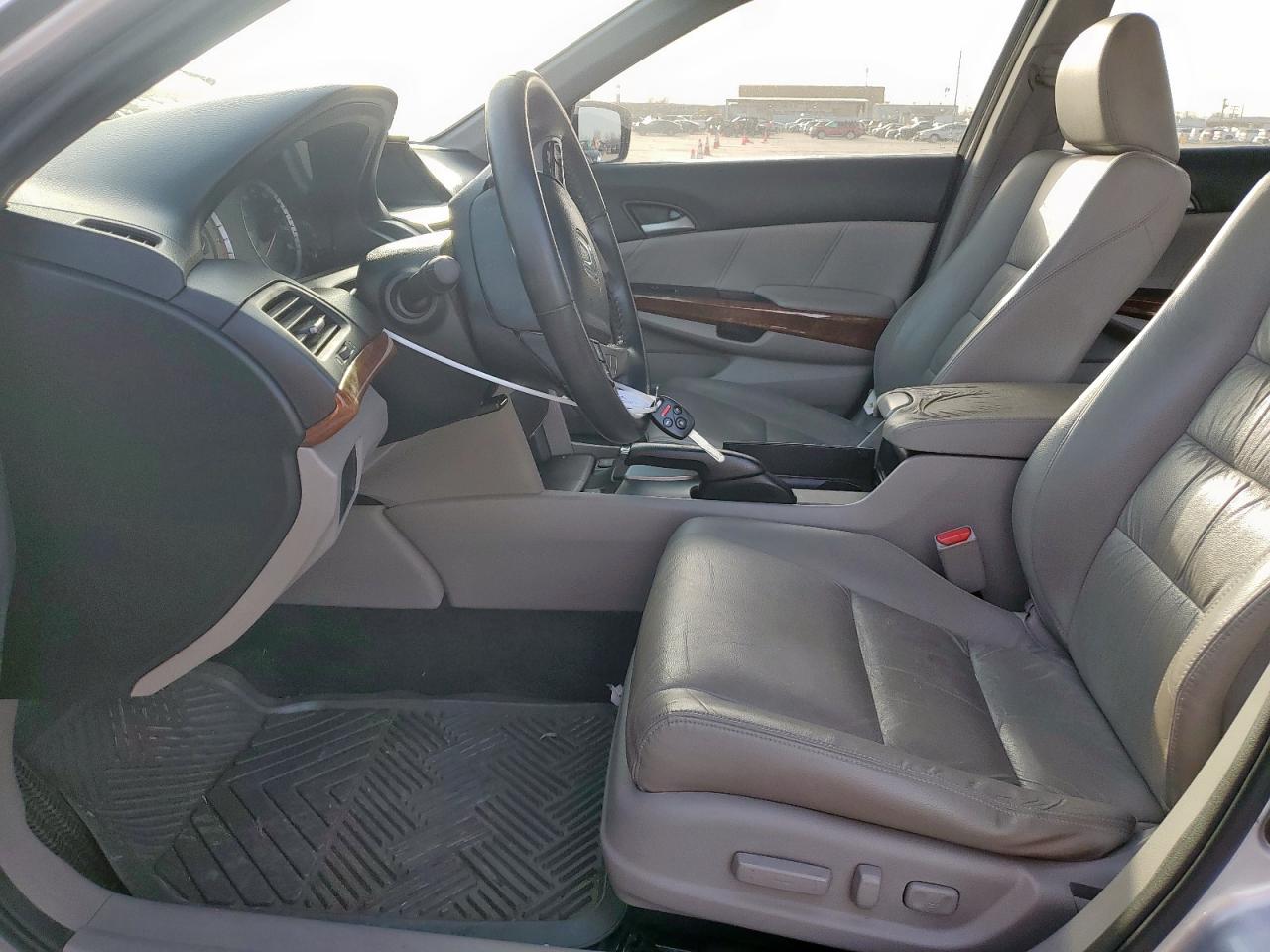 2012 Honda Accord - Image 7