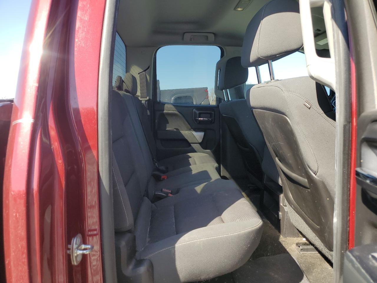 2015 Chevrolet Silverado - Image 10