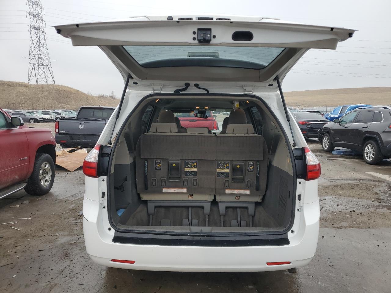 2018 Toyota Sienna - Image 6