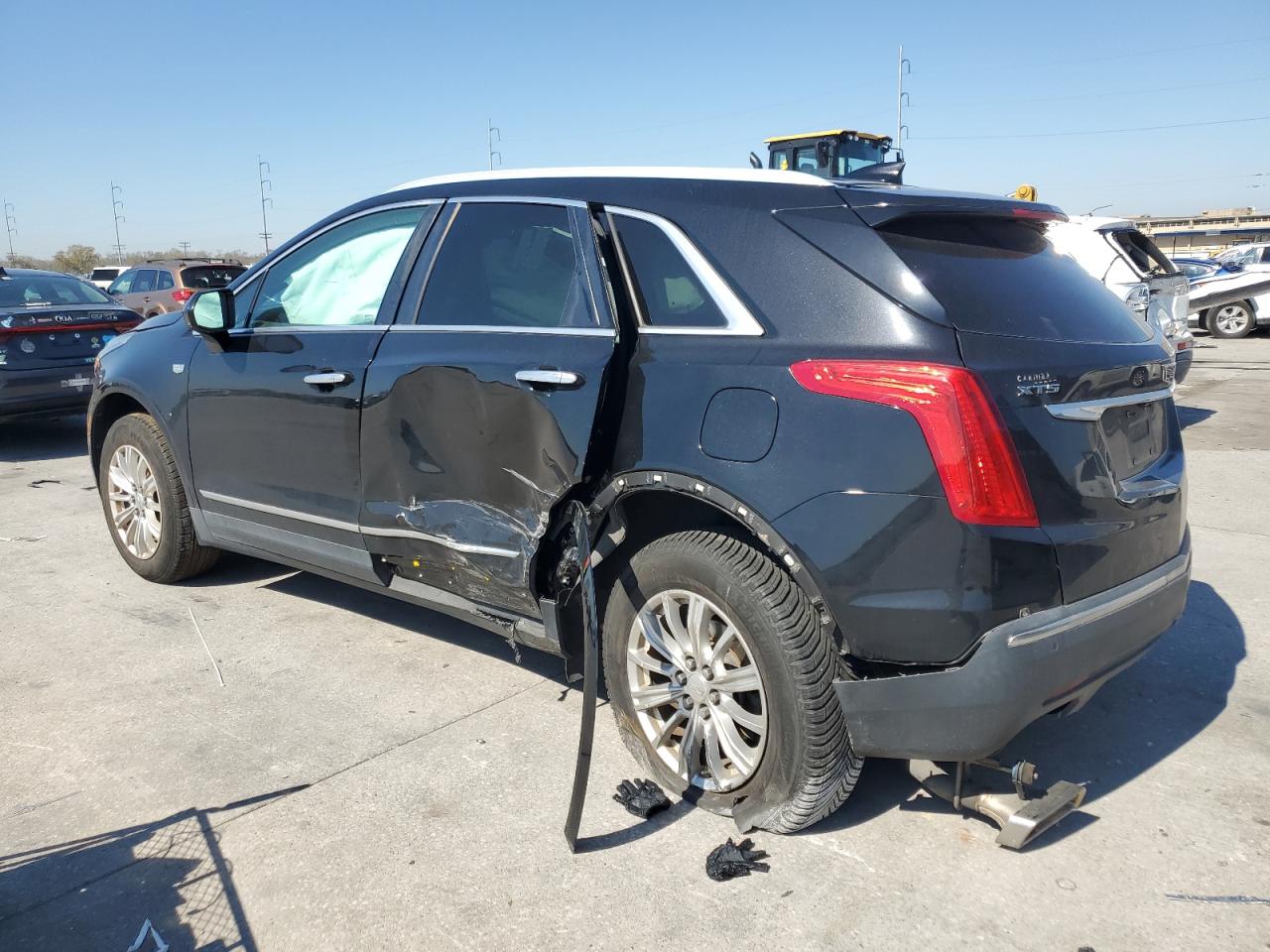 2017 Cadillac XT5 - Image 2